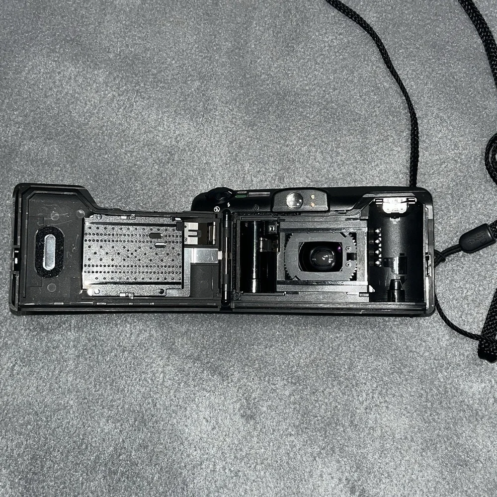 Canon Sure Shot 105 Zoom S AF 35mm Point & Shoot Film Camera ***For Parts***